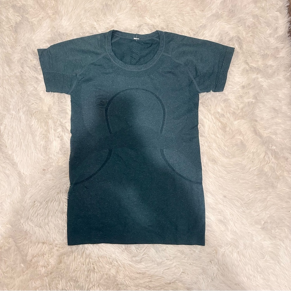 Lululemon Swiftly tech tee size 6
